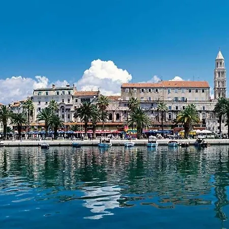 Apartment Click In Stobrec Next To Split