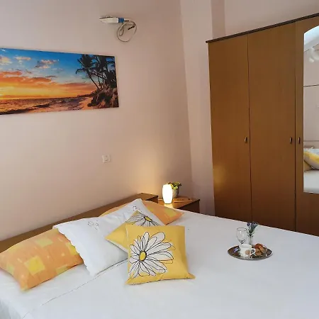 Apartment Click In Stobrec Next To *