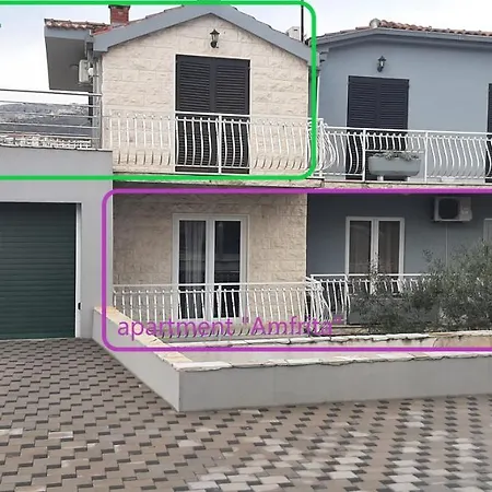 Apartment Click In Stobrec Next To *